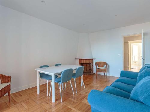 Photo de la galerie de l'établissement Appartement rénové proche plage à Saint-Jean-de-Luz - FR-1-4-684, à Saint-Jean-de-Luz