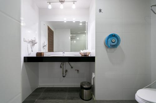 Grand Ratchapruek Hotelにあるバスルーム