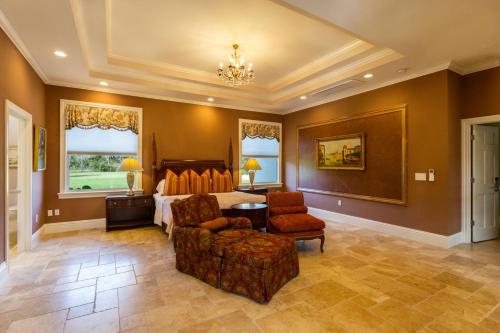 Knickerbocker Suite 11 – Photos 3
