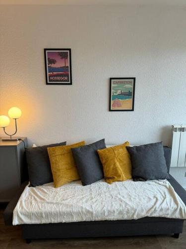 Postel nebo postele na pokoji v ubytování Cap Ocean Appartement T2 cosy avec balcon à 1 min de l'océan