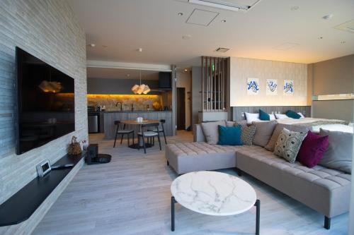 Ruang duduk di La se ri Resort and Stay