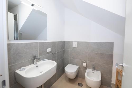 Un baño de Gioia 13 Rooms & Apartments