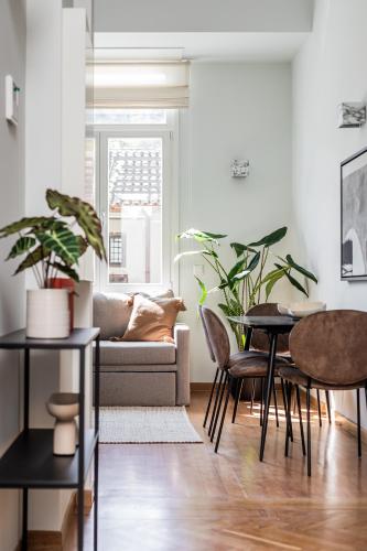 Elysian Apartments in Plaka by UPSTREET