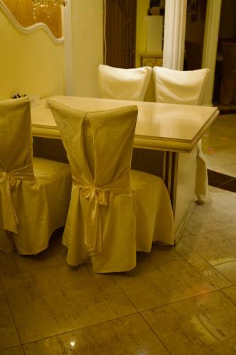 Posezení v ubytování Петрос Family Hotel