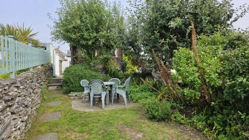 Hillside Cottage – Photos 2