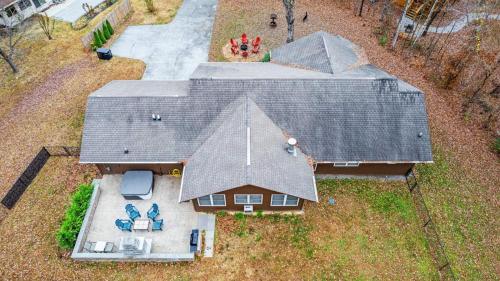 Peaceful Mtn View- Hot Tub- Fire Pit- Pets- Pond photo 54