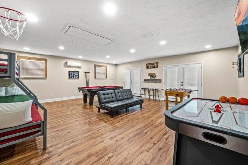 Peaceful Mtn View- Hot Tub- Fire Pit- Pets- Pond photo 38
