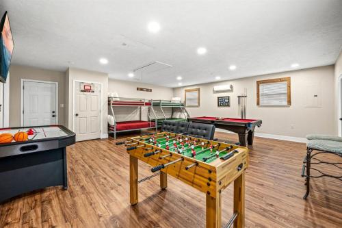 Peaceful Mtn View- Hot Tub- Fire Pit- Pets- Pond photo 7