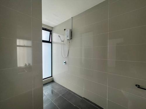Ένα μπάνιο στο Apartment In Mid-Valley Southkey/ 1 Bedroom/ 3 Pax