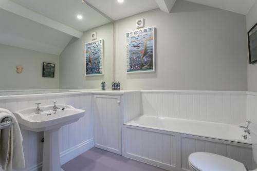 Ванная комната в Micklethorn at Broughton Sanctuary