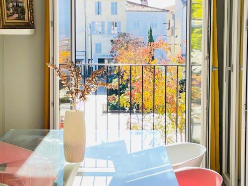 Antibes Old Center Charming Brand New Apartment