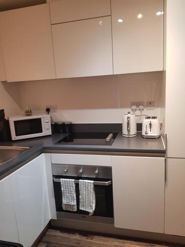 Gallery image of Brierley Hill - Apartment - Sleeps 2 - Parking in Dudley