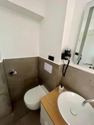 Enna Apartment C perfect location