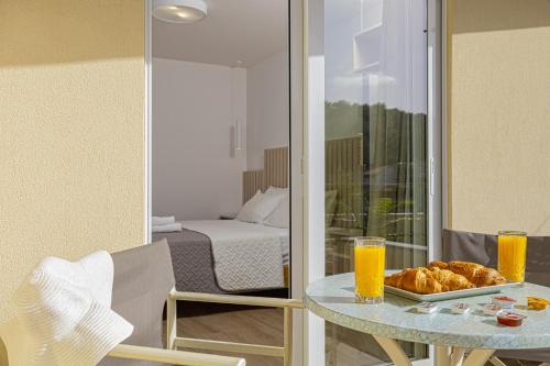 Mad på lejlighedshotellet eller i nærheden