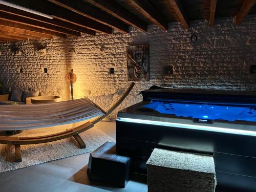 Maison de 4 chambres avec jacuzzi jardin clos et wifi a Niort