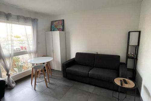 Galeriebild der Unterkunft Studio with pool on the seafront in Le Barcarès