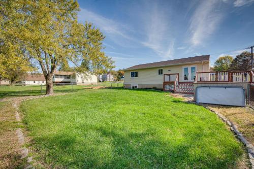 Φωτογραφία από το άλμπουμ του Palmyra House with Private Hot Tub and Fenced Yard! σε Palmyra