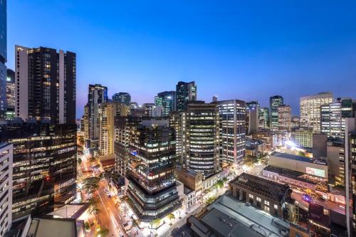 Nespecifikovaný výhled na destinaci Brisbane nebo výhled na město při pohledu z aparthotelu