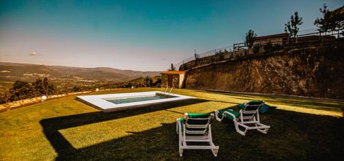 Ảnh trong thư viện ảnh của Deluxe Private Pool Bungalow ở Celorico de Basto