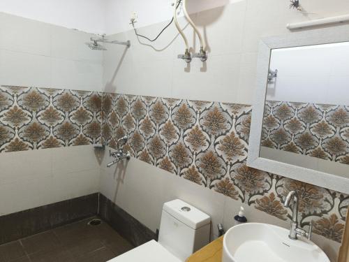 Koupelna v ubytování Dashing Desert Camps & Resort