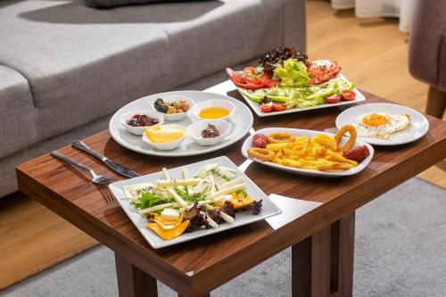 Jídlo v hotelu nebo okolí