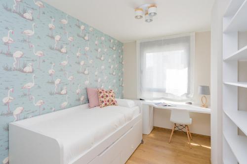 Family apartment in Malaga next to the beach