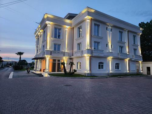 Fotografie z fotogalerie ubytování Hotel Eiffel v destinaci Tirana