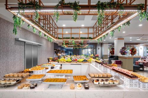 Jídlo v hotelu nebo okolí