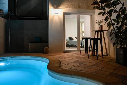 VILLA WINE & BEACH Design and Luxury in Cala Crancs