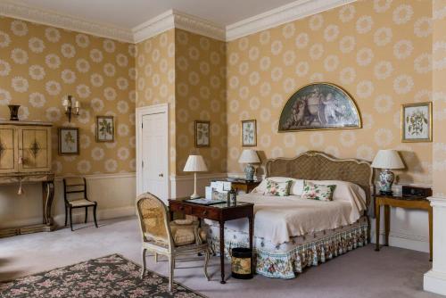 Ένα ή περισσότερα κρεβάτια σε δωμάτιο στο Hartwell House & Spa