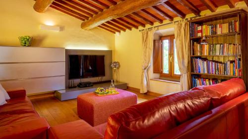 PODERE GIARDINO 16&2, Emma Villas