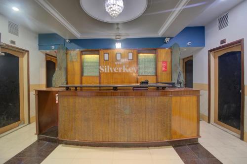 Lobbyn eller receptionsområdet på OYO SilverKey Hotel Manas Residency