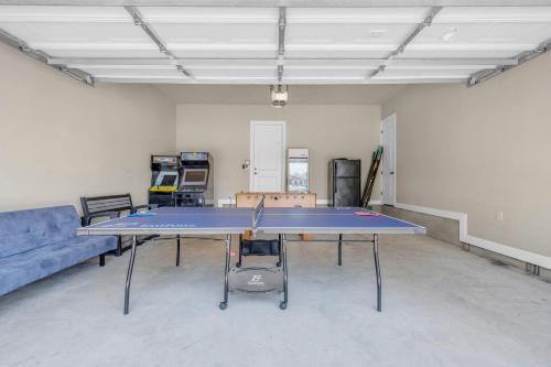 Πινγκ πονγκ στο 119 Christopher Concierge Services Available ή εκεί κοντά