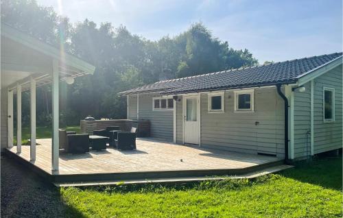 Κήπος έξω από το Beautiful Home In Färjestaden With Wifi