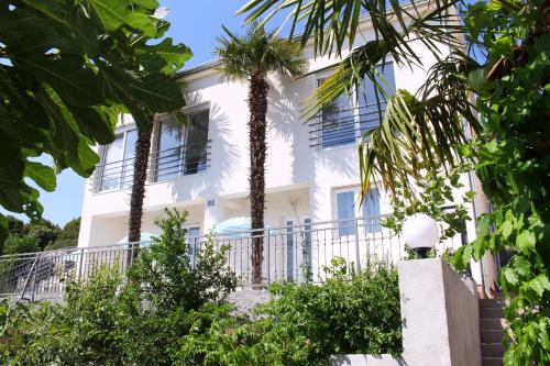 Taman di luar Apartments Palma