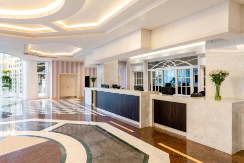 Ο χώρος του λόμπι ή της ρεσεψιόν στο Rixos Premium Tekirova - The Land of Legends Access
