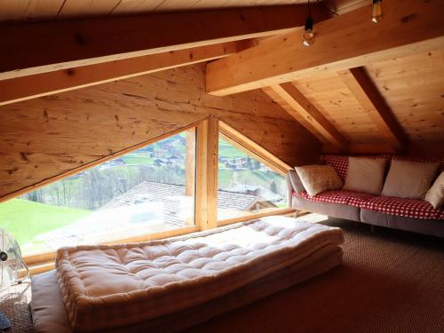 Giường trong phòng chung tại Chalet calme et récent à Arêches-Beaufort, 8 pers, exposé sud, terrasse ensoleillée, proche du village - FR-1-342-208