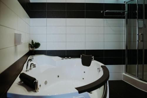 Ένα μπάνιο στο Hotel Select