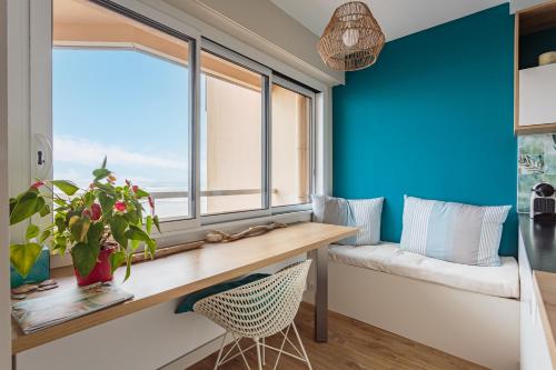 Photo de la galerie de l'établissement OCEAN Superbe appartement vue mer à 2 pas de la plage classé 3 étoiles, à Hendaye