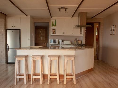 Kuchyň nebo kuchyňský kout v ubytování Daneswold Country Cottage and Manor House