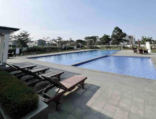 Bazén v ubytování Creative Luxury Villa, New Year Staycation (10) nebo v jeho okolí
