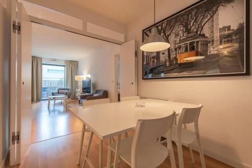 Downtown 2-Bedroom apartment w/terrace
