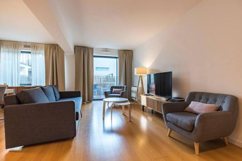 Downtown 2-Bedroom apartment w/terrace