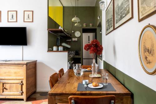 Colosseo Apartment- Heart of Rione Monti