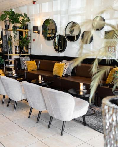 Posezení v ubytování Hotel Alkmaar - Bar & Restaurant