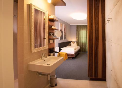Hotel Blumauerにあるバスルーム