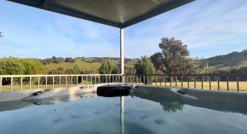 Private Paradise, Spa, Luxury, & Views at Peaceful Huon Creek Retreat