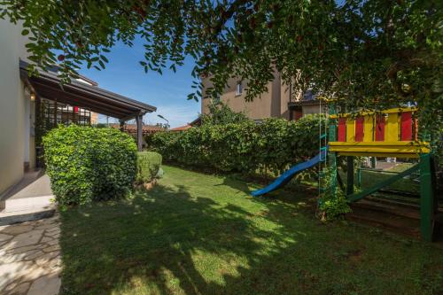 Apartments for families with children Umag - 2523