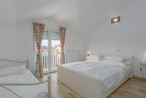 Apartments for families with children Umag - 2523
