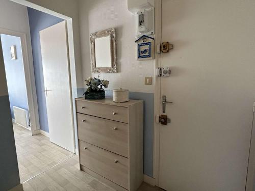 Φωτογραφία από το άλμπουμ του Appartement cosy avec terrasse près du port - FR-1-224B-210 σε Noirmoutier-en-l'lle